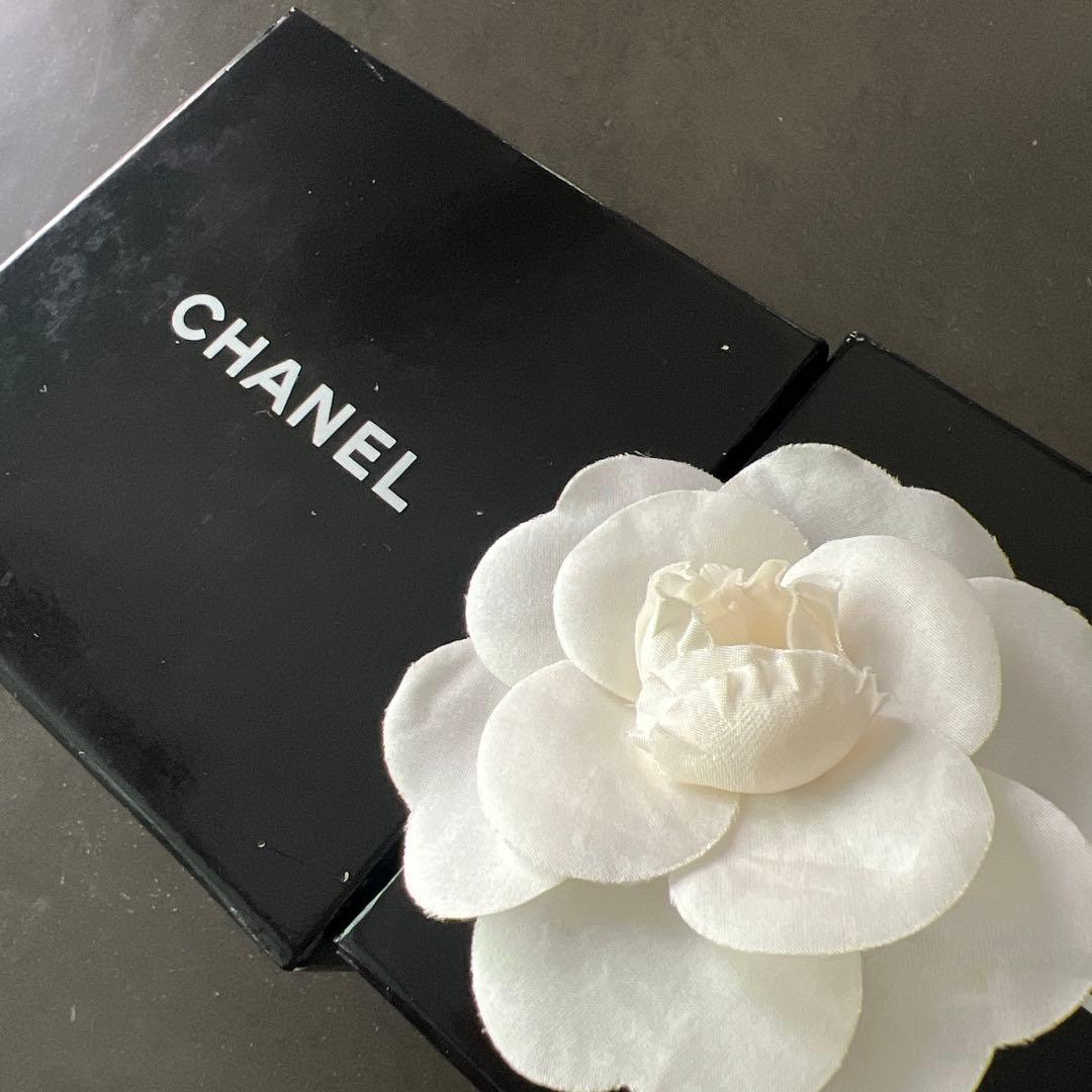 CHANEL カメリアコサージュ ブローチ 白 入卒式