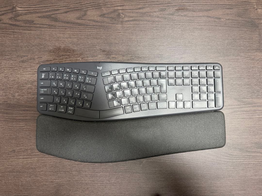 logicool ERGO K860 エルゴノミクスキーボード 日本語配列 写真で見る「ERGO K860」 - 曲線デザインが特徴！ ロジクール初の分割