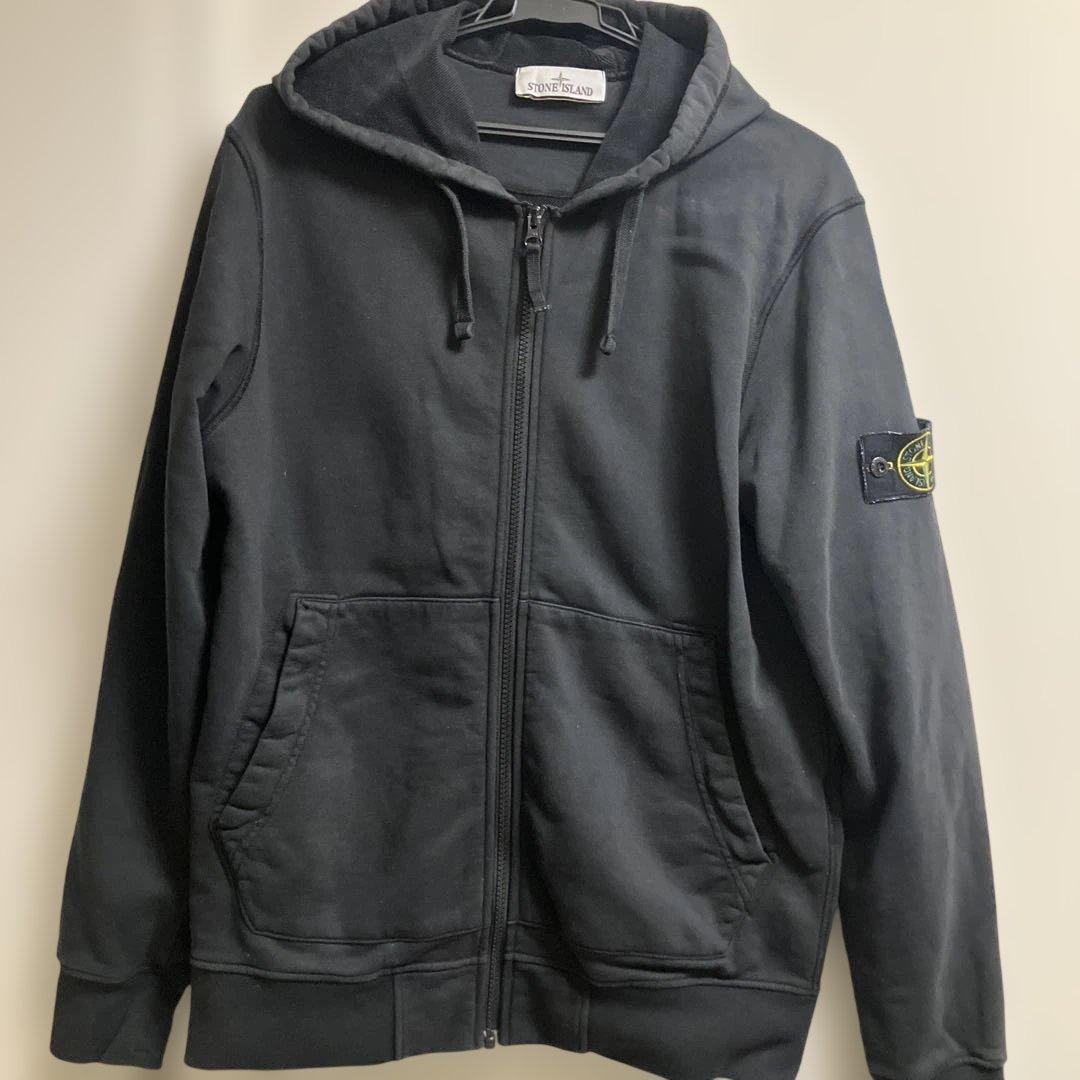STONE  ブラック ジップアップフーディ