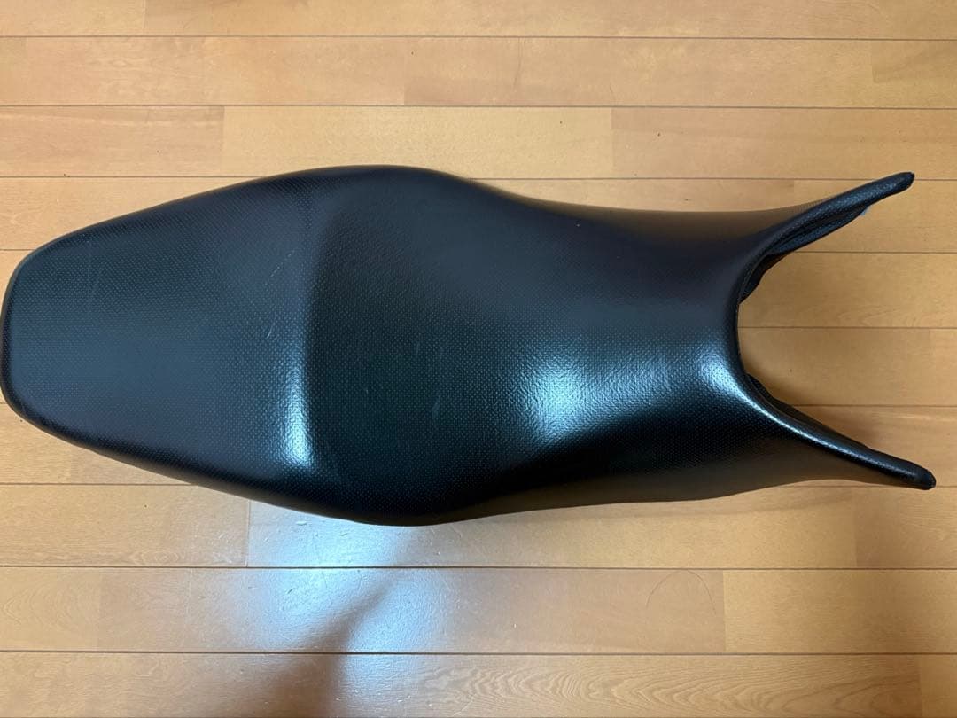 ホーネット250純正シート - メルカリ