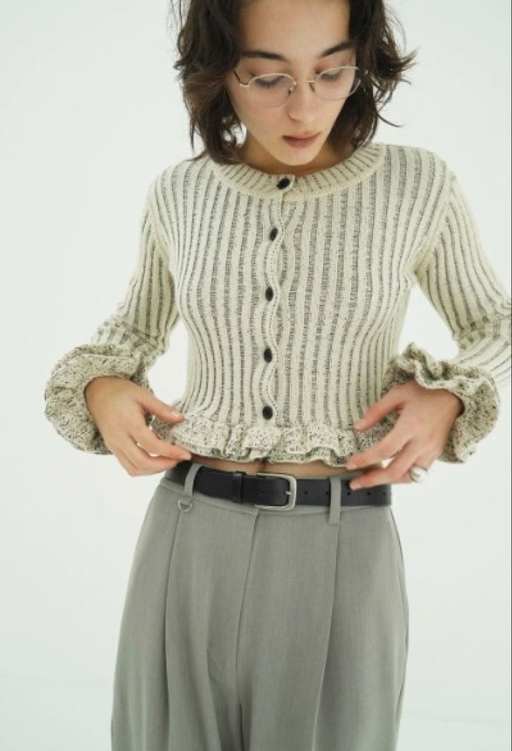 タグ付 CLANE W FACE SHORT FRILLED KNIT TOPS