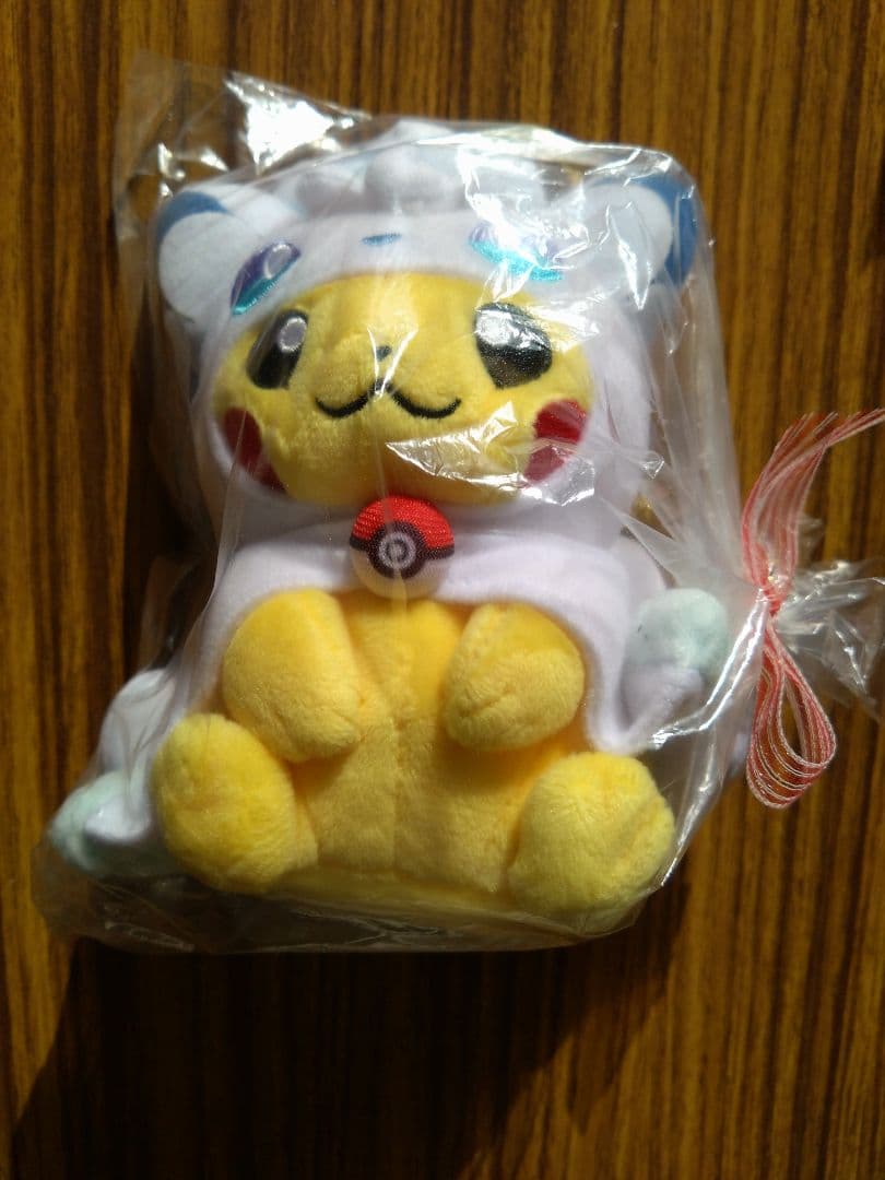 ピカチュウ　ポンチョを着たピカチュウ　アローラロコン　キーホルダー　ポケセン