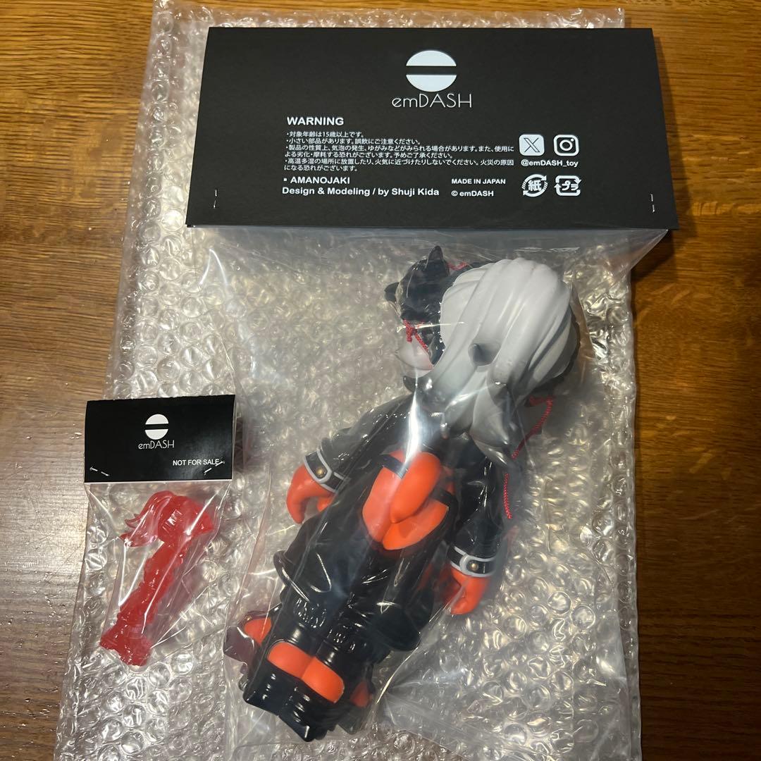 emDASH AMANOJAKI 1st color ソフビ 未開封 特典付 - メルカリ