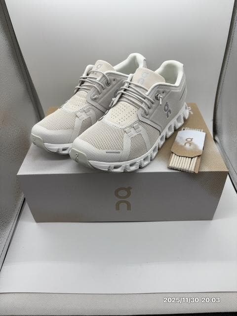 ON ランニングシューズ パール/ホワイト レディース 24cm 楽天市場】オン On レディース クラウド5 スニーカー （59.98773 SS22