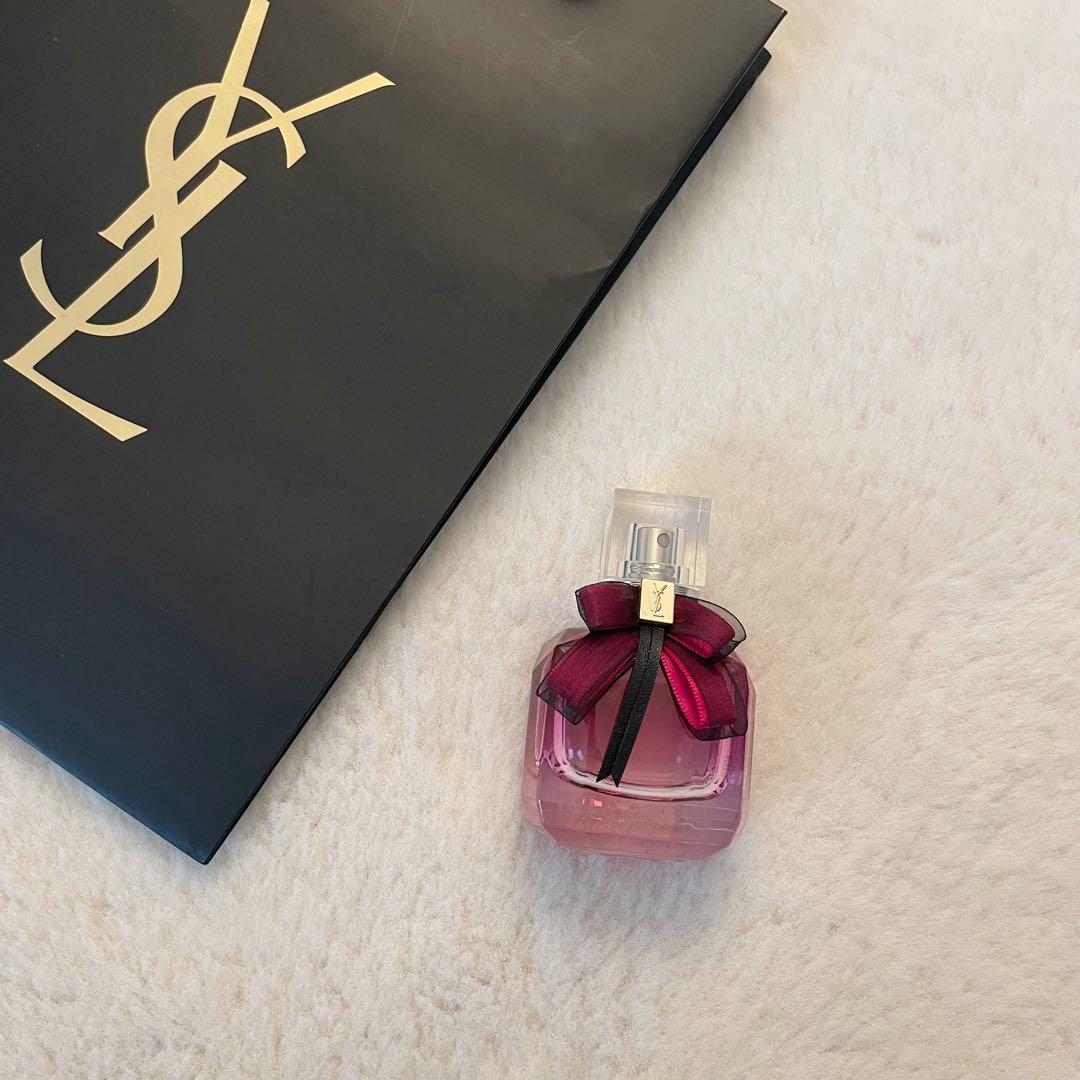 Yves Saint Laurent 香水