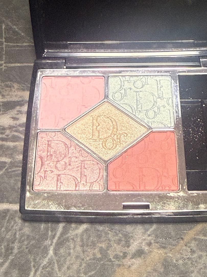 Dior サンク クルール 812 ピンクマニア