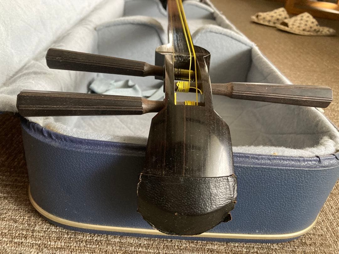 長唄三味線 丸打胴 撥2種 ハードケース付き - メルカリ