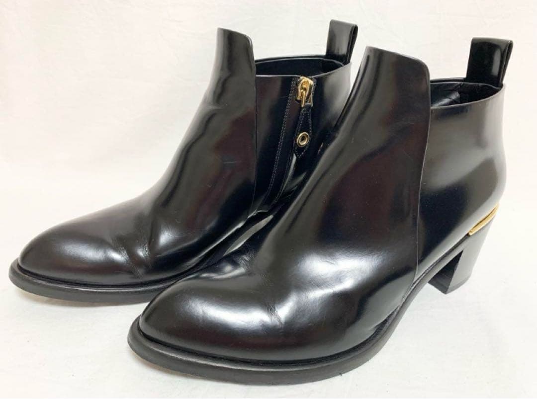 a*o様 超美品 ルイヴィトン LVロゴ サイドジップ パテントレザーショートブ