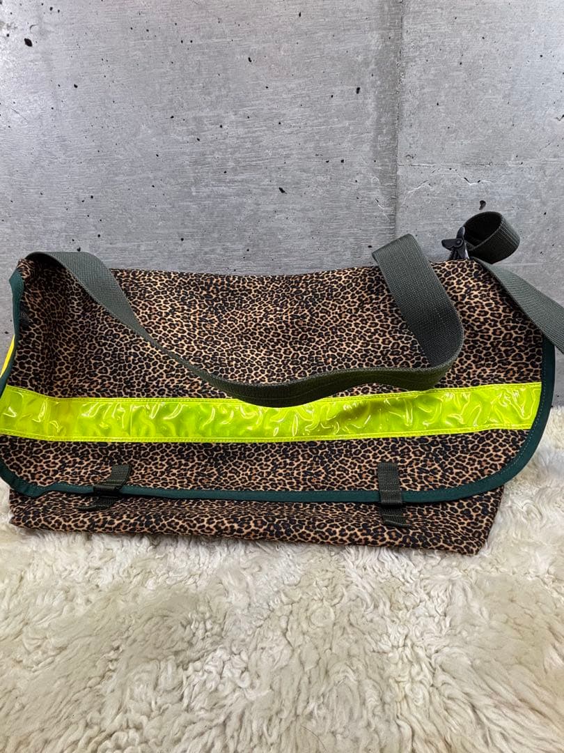 THE BLUE LUG ヒョウ柄 大判 メッセンジャーバッグ カバン 鞄