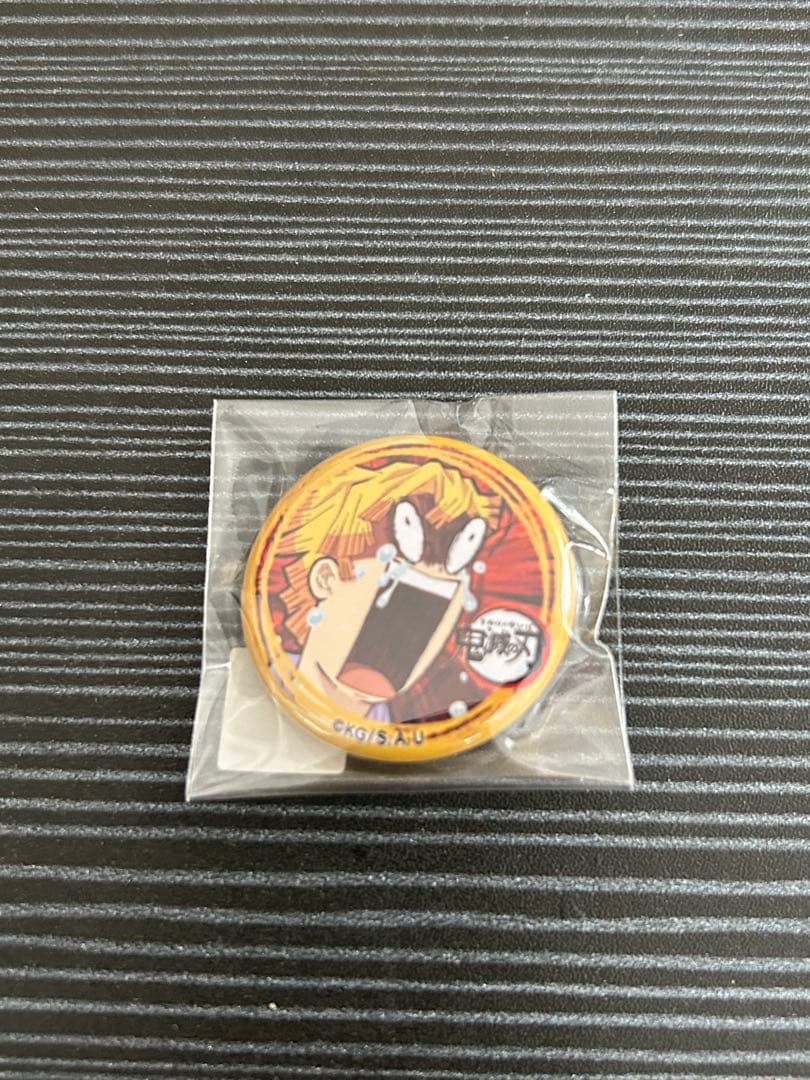 鬼滅の刃 ゆる顔缶バッジ 我妻善逸 - メルカリ