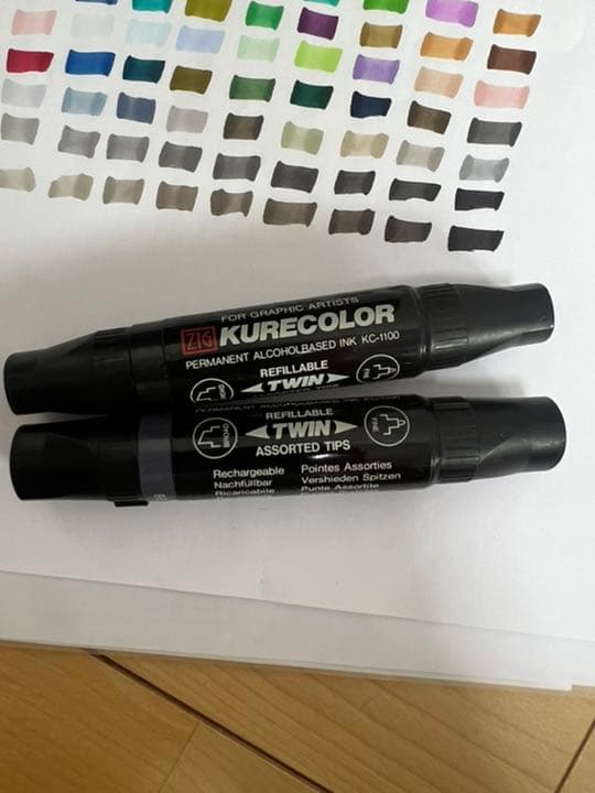 【お買得】呉竹 ZIG クレカラー 108本セット スタンド付マーカーペン