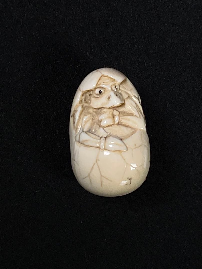 古い根付　提げ物　烏天狗　誕生　カラスの卵 131010_428789883924172583638_9