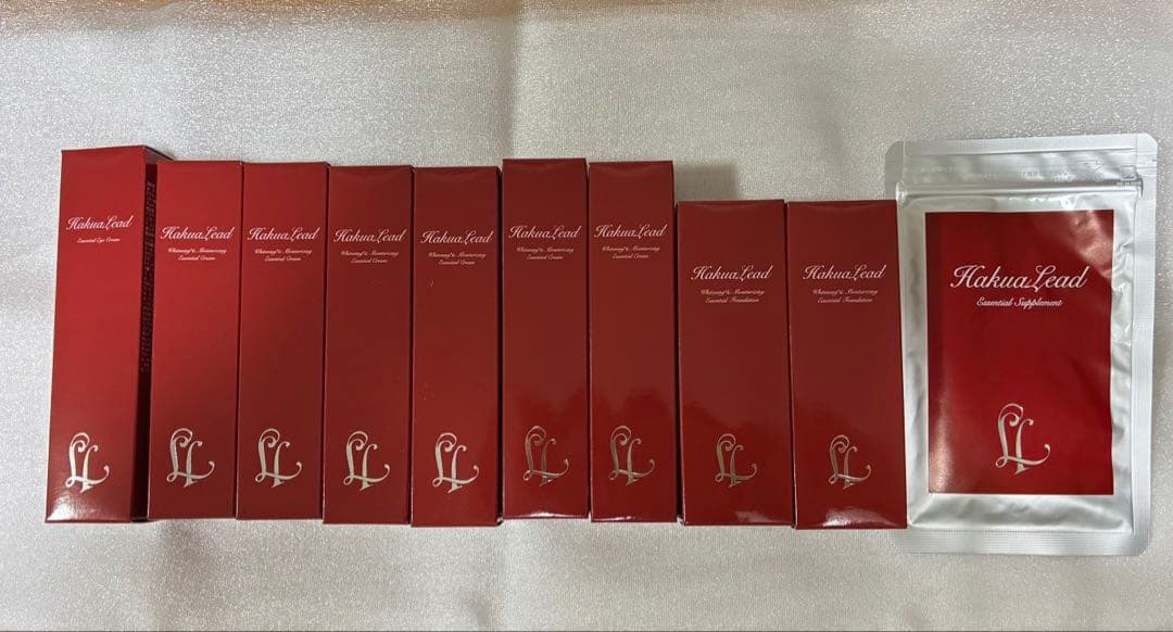 ハクアリード モイストエッセンシャルクリームとリキッドファンデーション