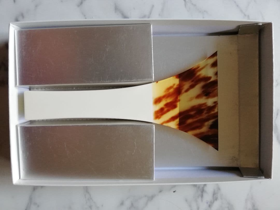 三味線バチ 　未使用に近い綺麗な、本ベッ甲撥です。