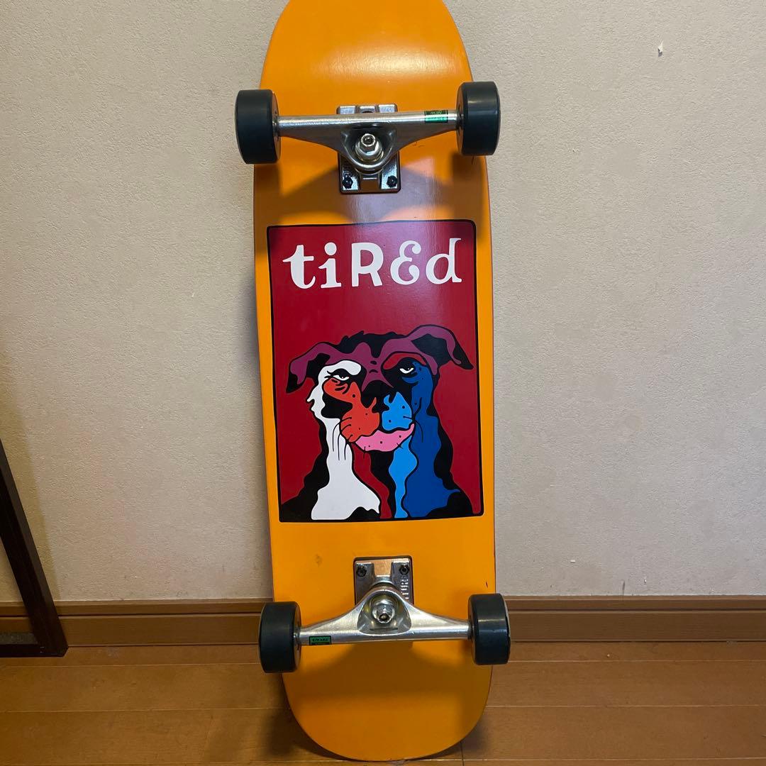 美品 Tired Skateboardスケートボード クルーザー コンプリート