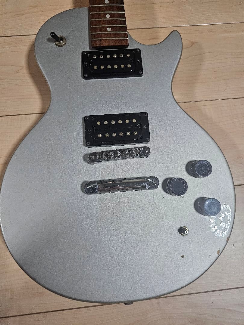 Burny レスポールタイプ エレキギター シルバー - メルカリ