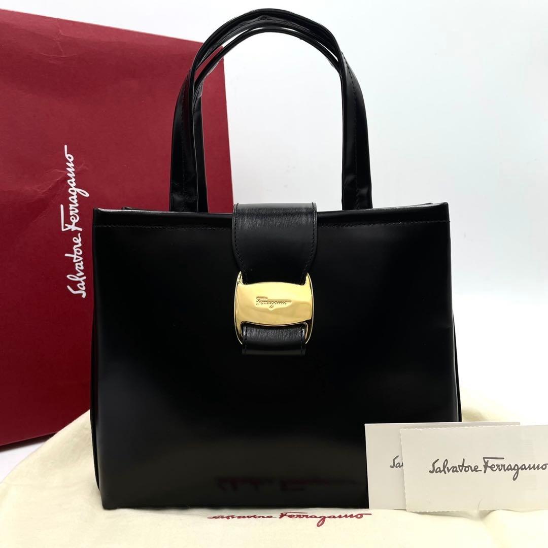 超極美品● フェラガモ ハンドバッグ ヴァラリボン 金具 ブラック レザー