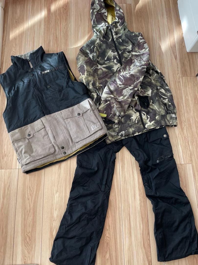 スノーボードウェア　男性用　Mサイズ　3点セット3cs