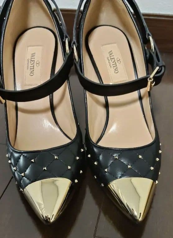 VALENTINO スタッズ付きハイヒールパンプス サイズ36 - メルカリ