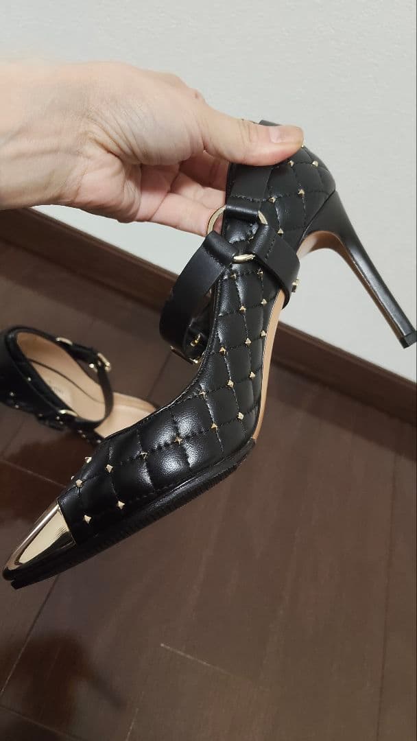 VALENTINO スタッズ付きハイヒールパンプス サイズ36 - メルカリ