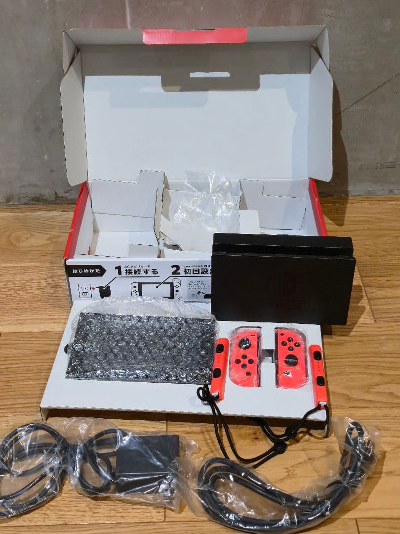 【完品】Nintendo Switch 本体 ネオンレッド&ネオンレッド