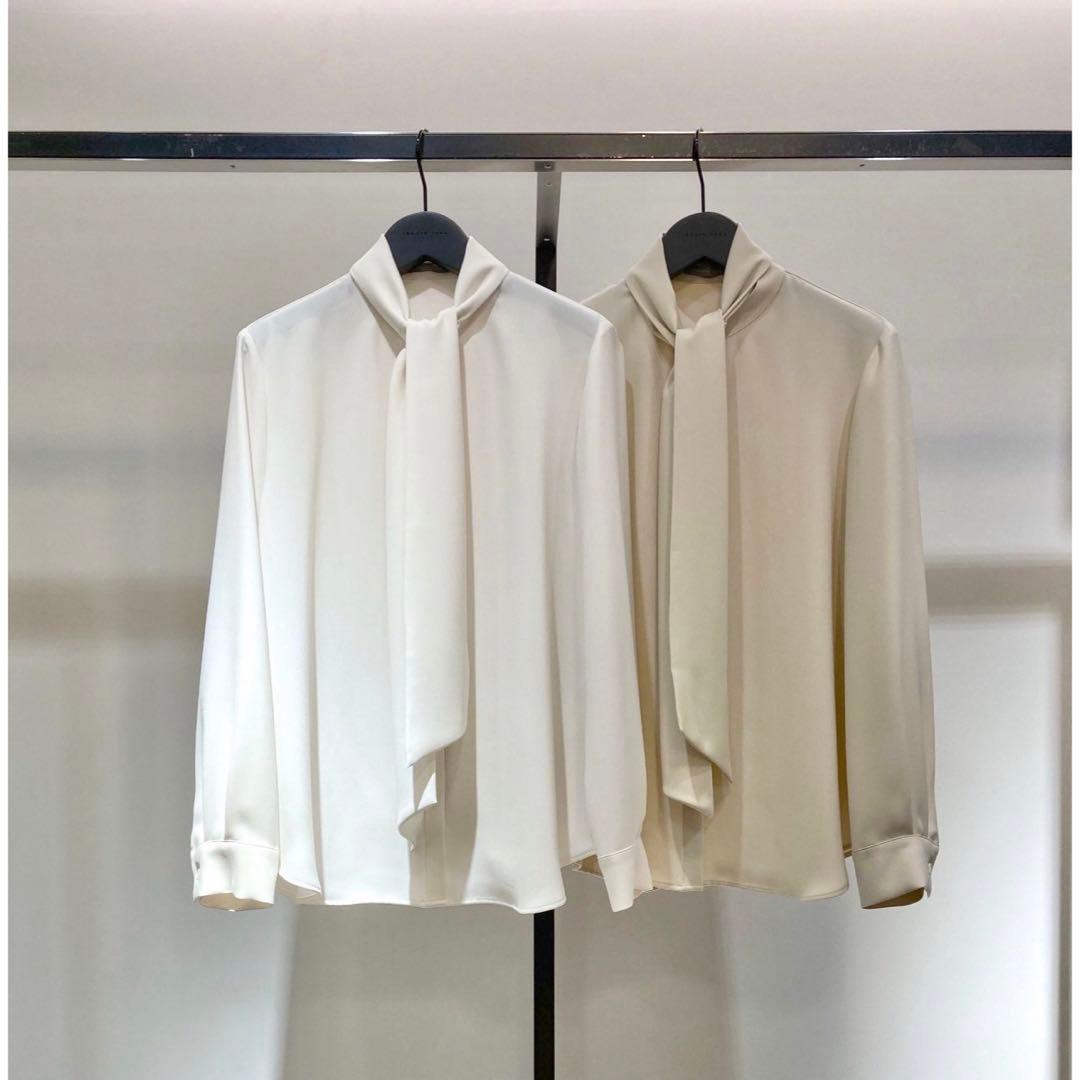 Theory Luxe ボウタイ取り外し可能ブラウス　2way アイボリー 2WAY取り外し可能ボウタイブラウス
