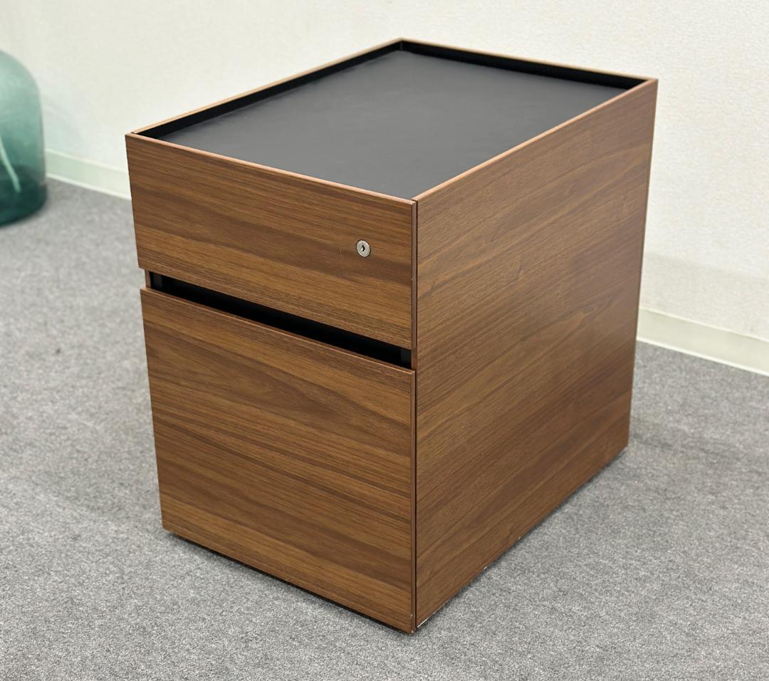 ■Cassina ixc.■ブロード　ドロアー　鍵付き　デスクワゴン　袖机　脇机