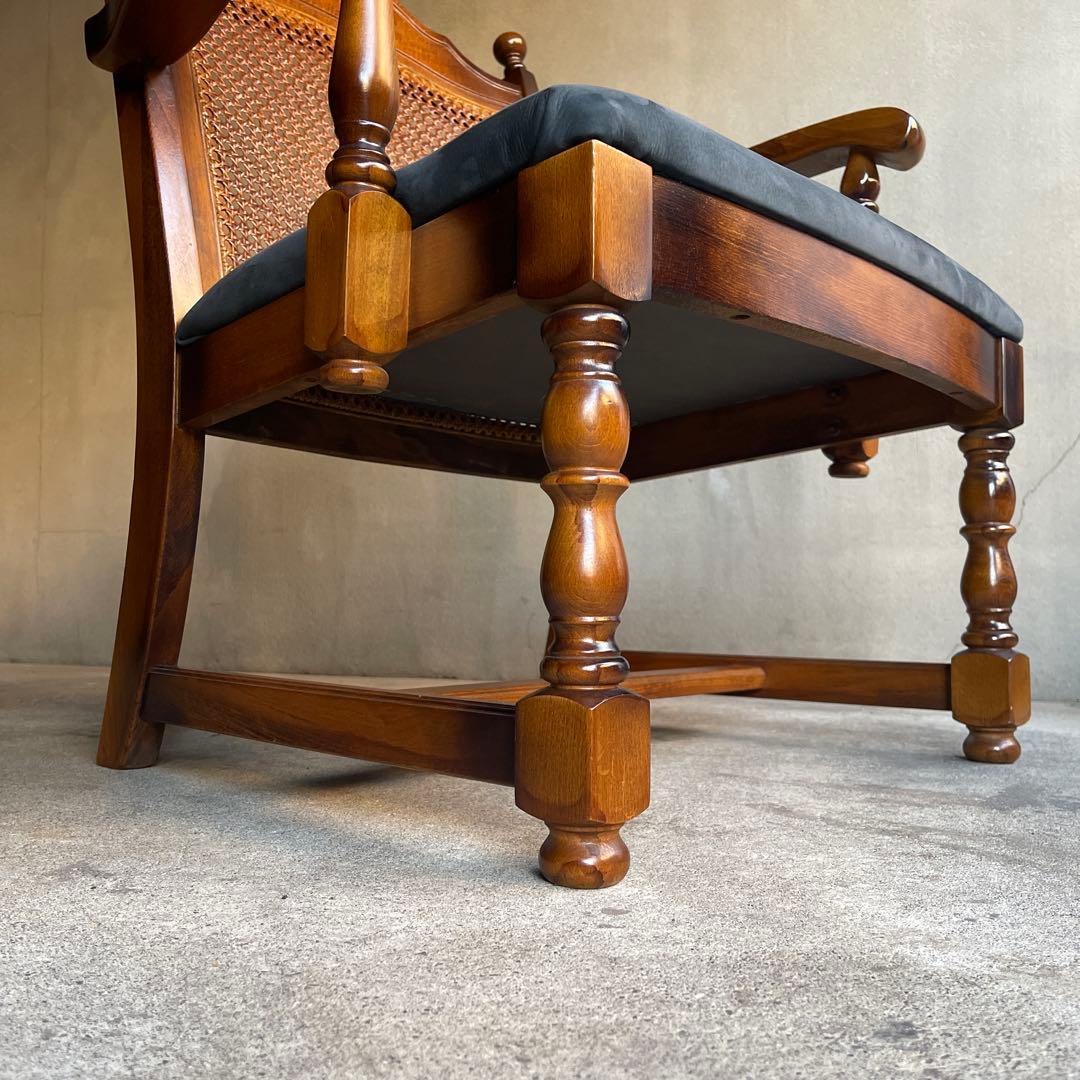 オールドカリモク コロニアルビンテージアームチェア 本革座面張り替え