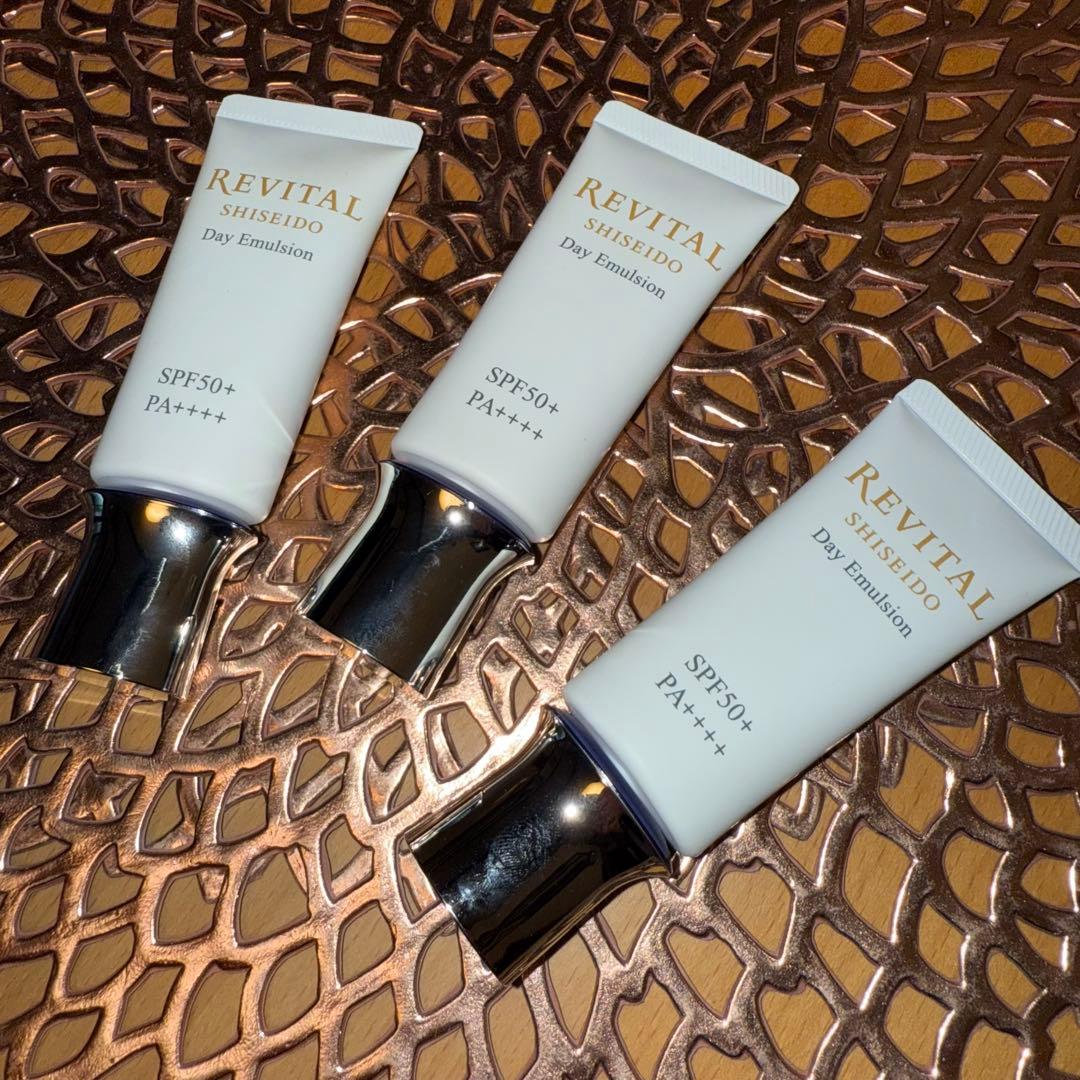 リバイタル　デイエマルジョン日中用乳液　40g 3個セット　UV エイジング