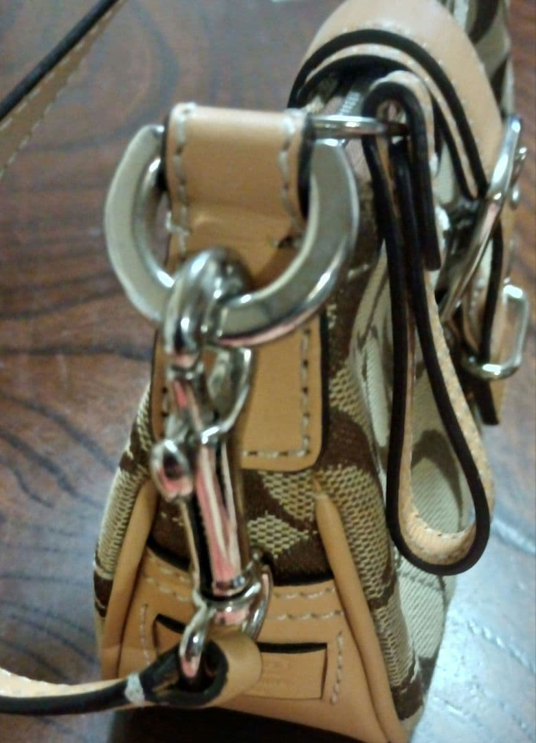 クリスマスセール COACH ワンショルダーバッグ ソーホー シグネチャー