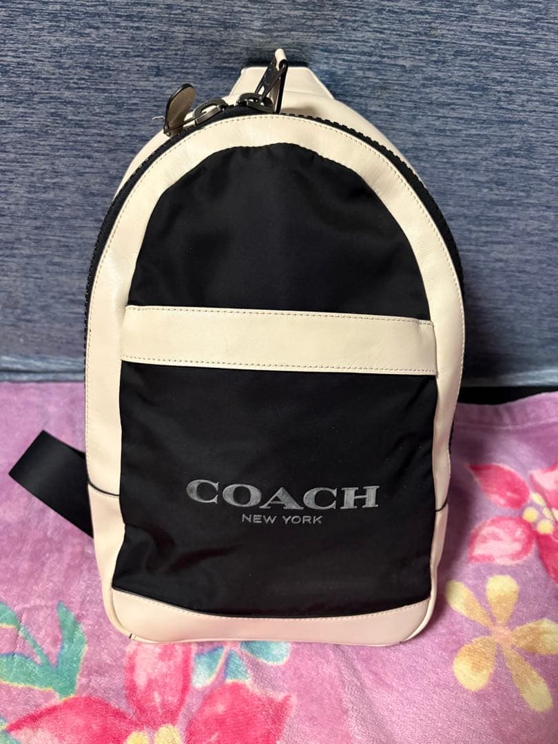 COACH ボディバッグ 黒/ベージュ