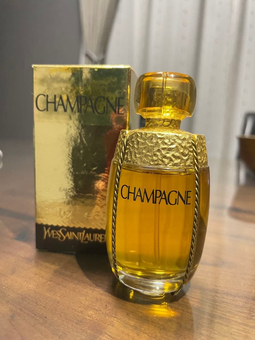イブサンローラン シャンパーニュ〜 箱入り オードトワレ ナチュラル香水