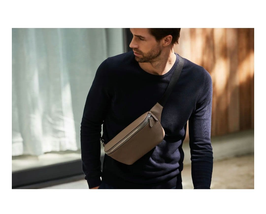 ボナベンチュラ☆極美品 リアムクロスボディバッグ ☆ BONAVENTURA ボナベンチュラ リアム クロスボディバッグ ロゴ型押し