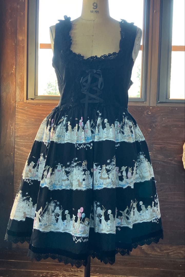 アリス　ハロウィン いとこDハロ🏰 見たいショーも全部見れてバズも乗れて ミトミ20分で雨