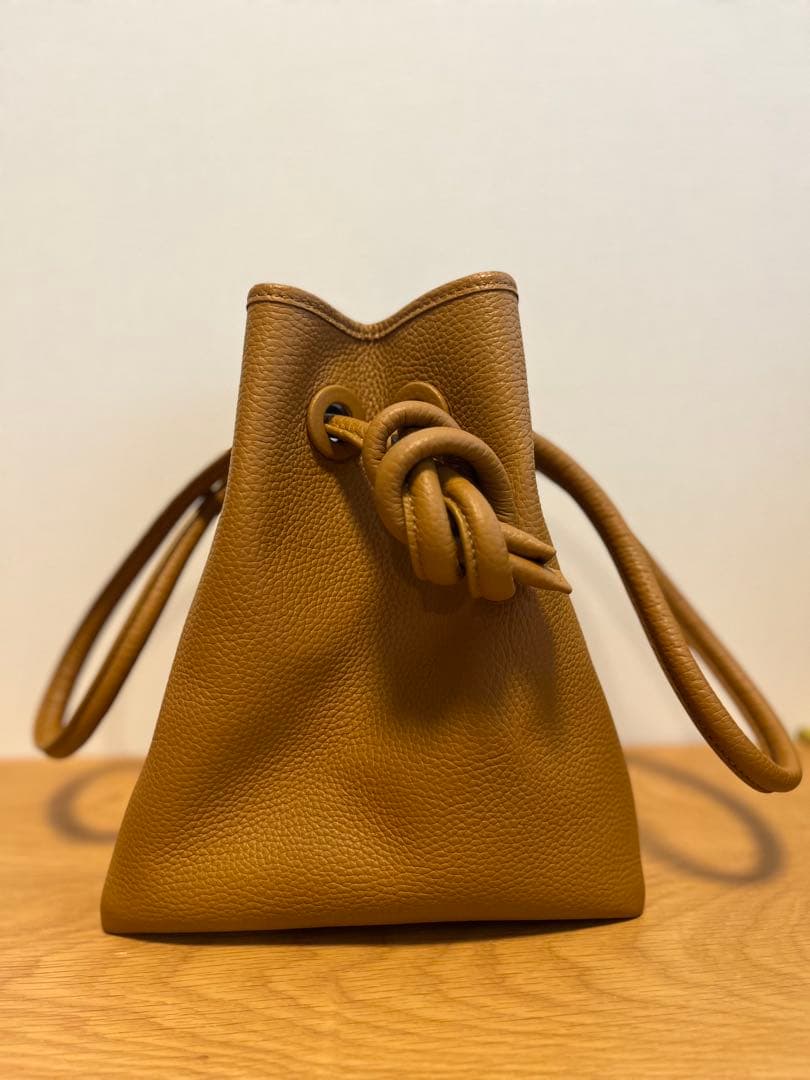 【美品】vasic bond (キャメル色) 付替ストラップ／専用底敷き付