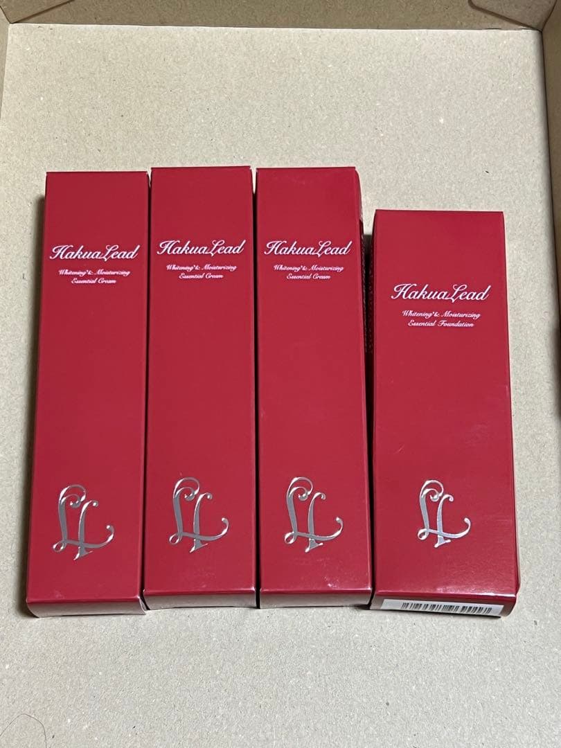 ハクアリードホワイトニングファンデーション26g1本&クリーム22g3本