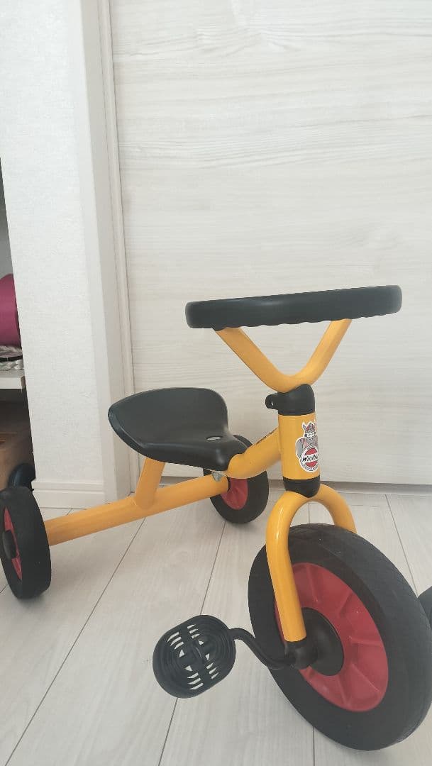 【美品】BorneLund　ボーネルンド　 三輪車 イエロー 赤ホイール