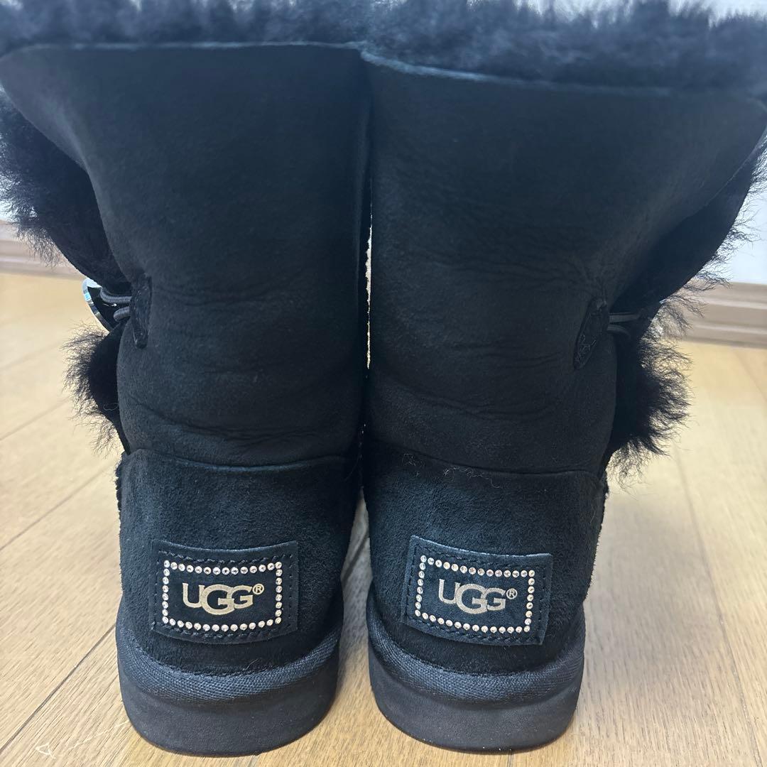 美品】UGG アグ スワロフスキー ムートンブーツ（黒） - メルカリ