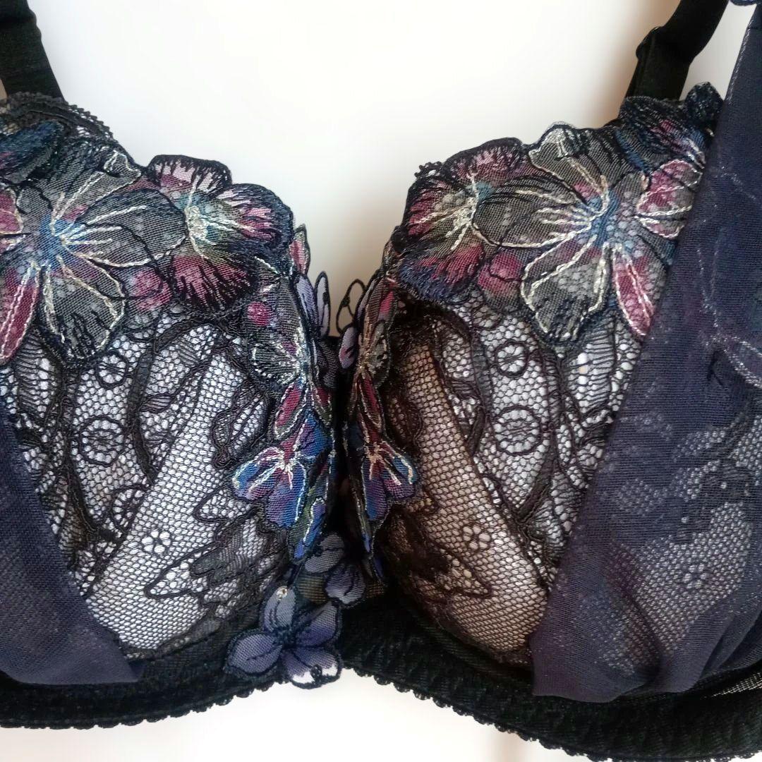 D70/M ワコールパルファージュ重力に負けないバストケアセット定価