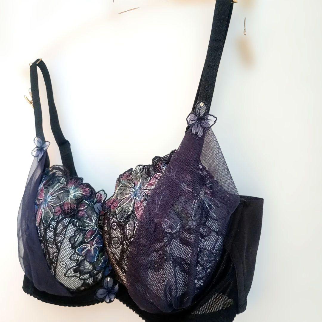 D70/M ワコールパルファージュ重力に負けないバストケアセット定価