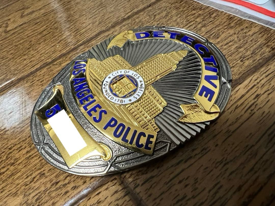 LAPDバッジ　LE装備　ポリスバッジ　ロサンゼルス市警　KM企画　レプリカ