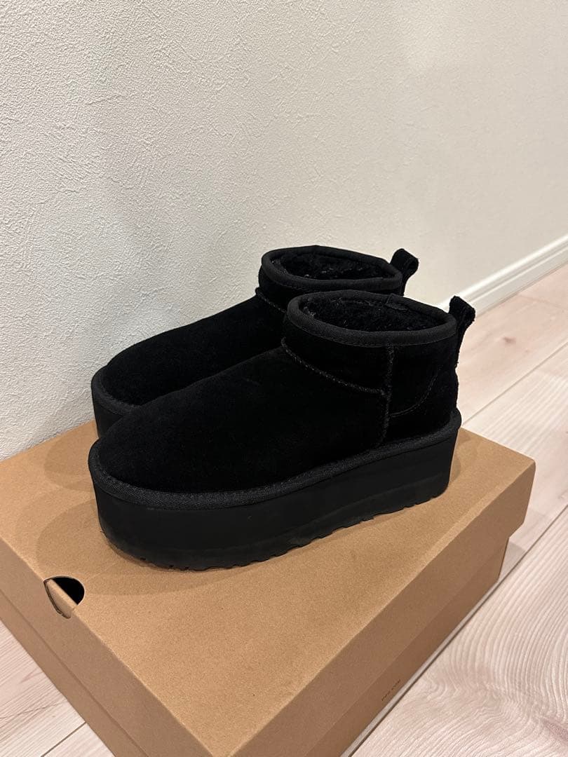 靴 UGG CLASSIC ULTRA MINI PLATFORM 6