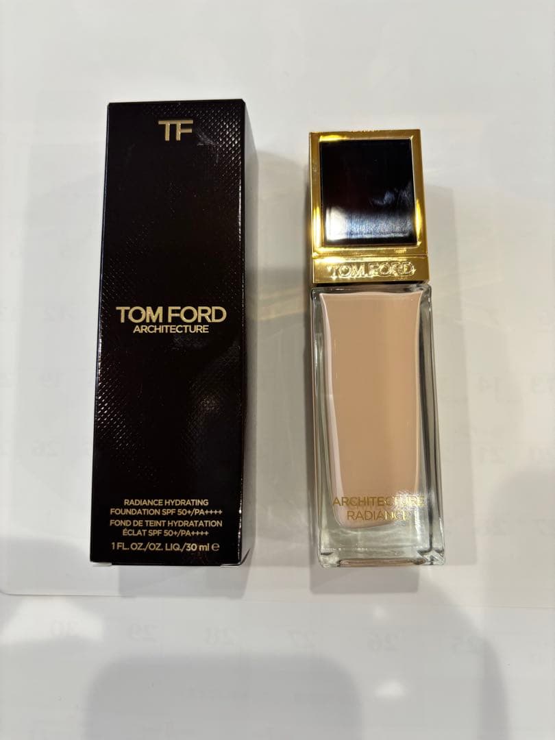 トムフォード　アーキテクチャーラディアンスハイドレーティング　ファンデーション