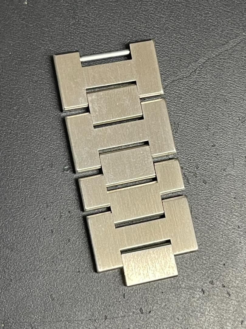 カルティエ パシャC 純正ベルト 4コマ 18mm ハーフ1コマ含 Yahoo!オークション -「カルティエ パシャc コマ」の落札相場・落札価格