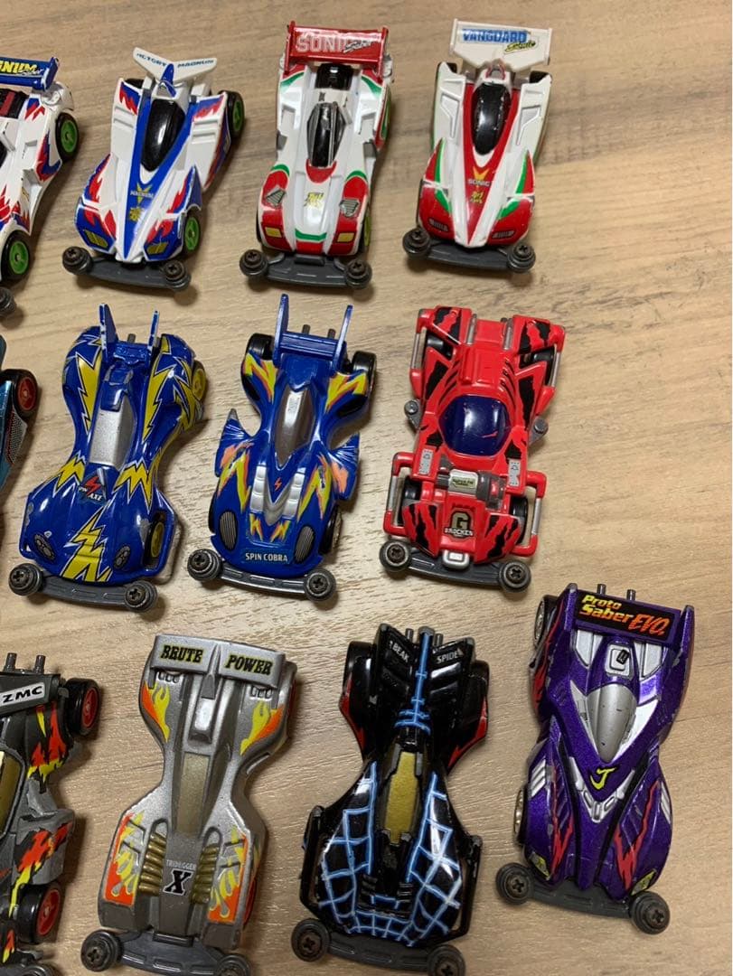 ミニ四駆 爆走兄弟レッツ&ゴー!! キャラトミカ - メルカリ