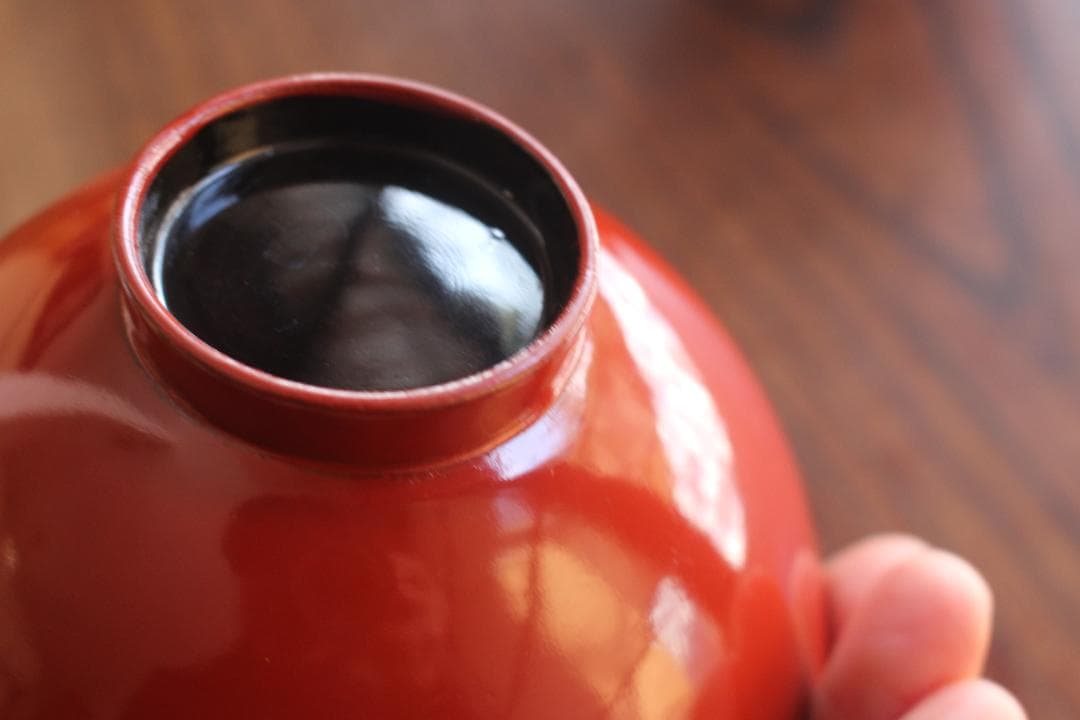 時代朱漆に優美な牡丹沈金の映えるお椀2点（検輪島塗沈金椀 - メルカリ