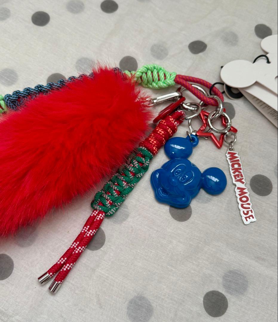 ZARA ディズニー　ミッキーマウス ファー付きストラップ ZARA×ディズニー】僕が迷わず購入した、愛しのミッキーチャーム