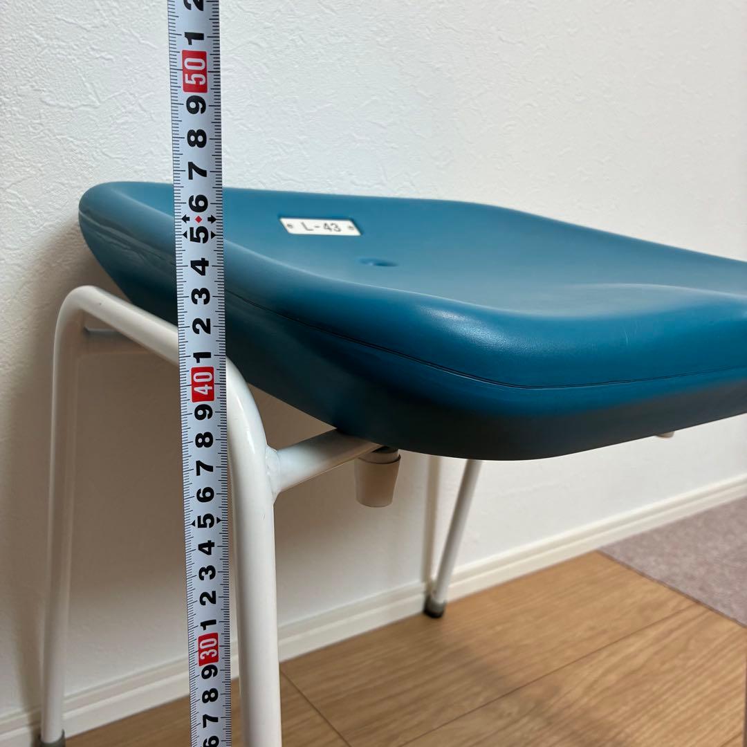 旧国立競技場のイス(スツール仕様) KOKURITSU-STOOL-56 - メルカリ