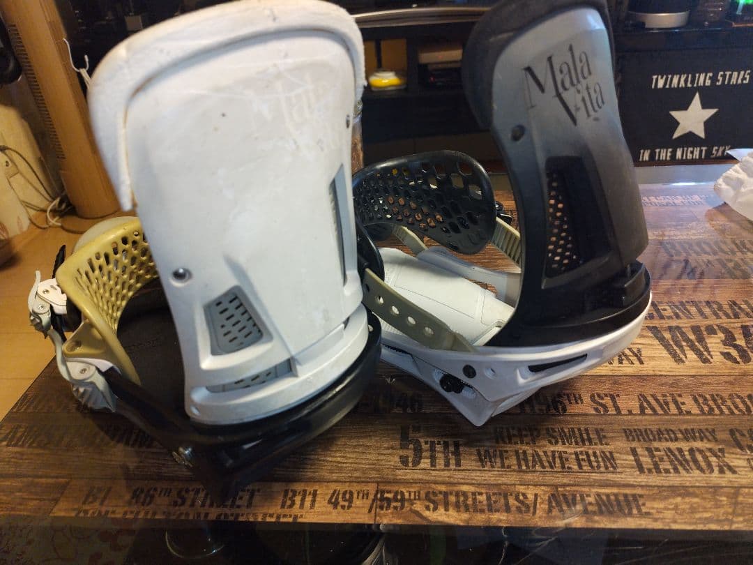 カ*ラ様 BURTON Mala Vita Mサイズ スノーボード ビンディング Burton Men's Malavita Snowboard Bindings 2026 – Darkside Snowboards