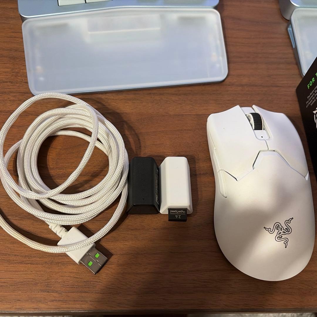 Razer Viper V2 Pro ホワイト（8kドングル付き）